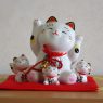 maneki neko figure